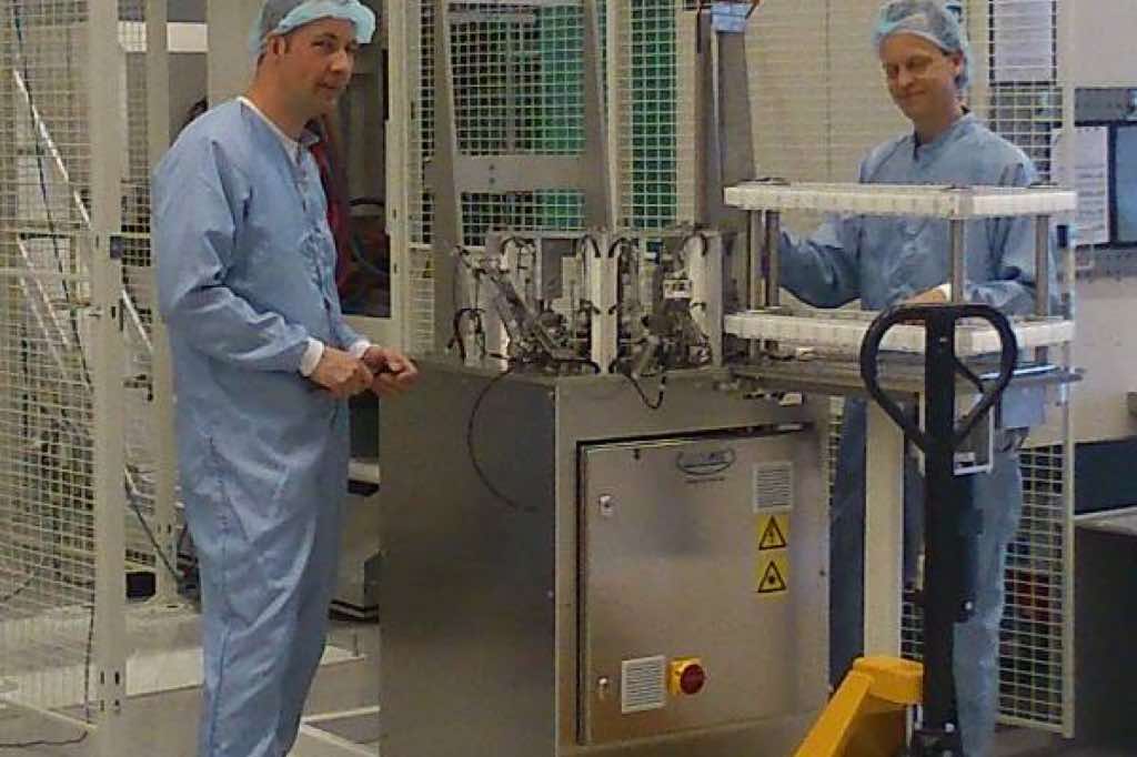 2 arbetare som arbetar vid verkstaden hos sysmec